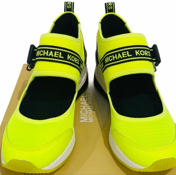 Michael Kors Womens Effie Bootie Slip-on Round Toe Wedges Neon Yellow Size 10 - Picture 1 of 3